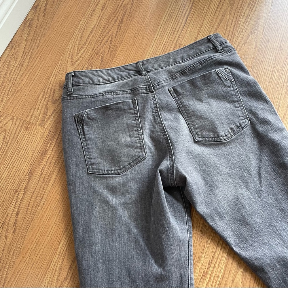 🟢3/$15 BANDOLINO Grey Mid Rise Skinny Jeans - Picture 3 of 7